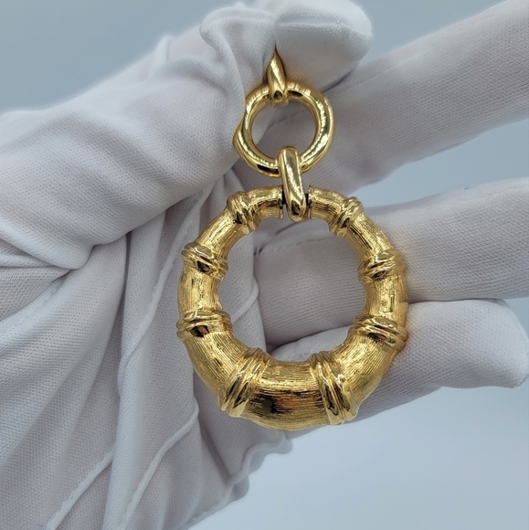 Monet Goldtone Circle Pendant #762 - Picture 9 of 9